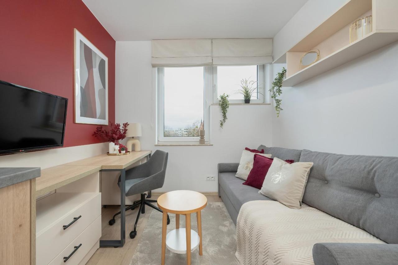Trendy Studios With Home Office Near Wroclaw Main Station By Noclegi Renters Экстерьер фото