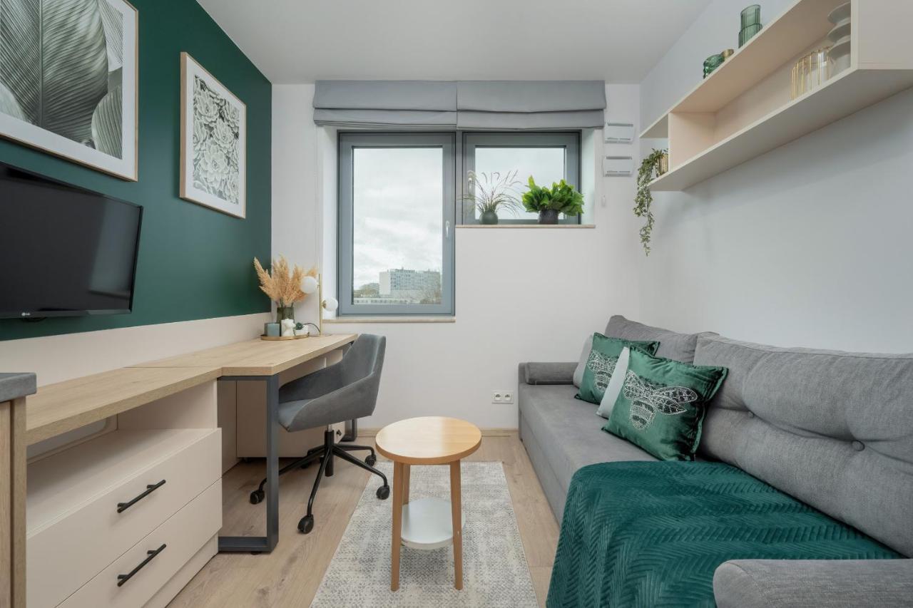 Trendy Studios With Home Office Near Wroclaw Main Station By Noclegi Renters Экстерьер фото