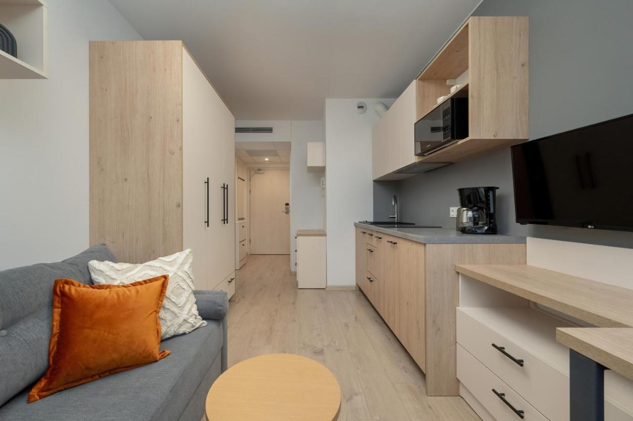 Trendy Studios With Home Office Near Wroclaw Main Station By Noclegi Renters Экстерьер фото